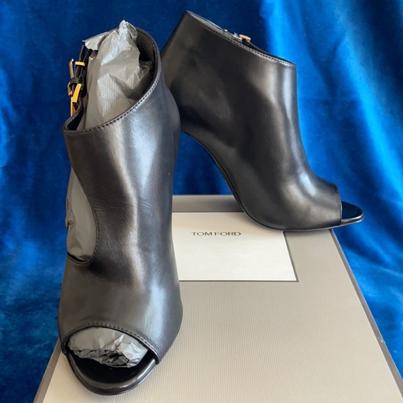 Tom Ford black sandal with gold key & lock size 37 - Picture 6 of 8